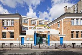 Ecole is a model of urban sustainable living and a physical hub for the mcgill and montreal 10 upper year mcgill students, called ecole facilitators, live in private rooms in the ecole house. Ecole Maternelle Pajol In Paris France By Olivier Palatre
