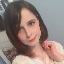 Annie Garland's Instagram, Twitter & Facebook