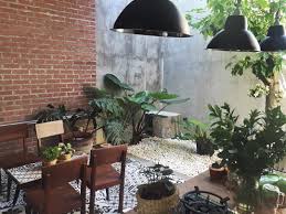 Trik Dekorasi Rumah Sempit Jadi Kekinian Ala Miky Setiawan Idn Times Halaman Belakang Halaman Belakang Kecil Rumah Dan Kebun