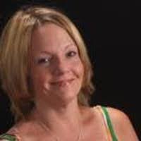 Angela Pallas's Instagram, Twitter & Facebook