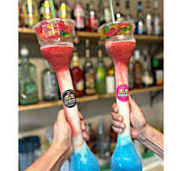 Copo Yard de Plástico LED Novidade de 24oz por Atacado, Copo de Slush  Personalizado para Festa, Copo Yard para Beber Suco de Frutas com Tampa e  Canudo