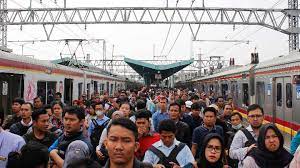 Maybe you would like to learn more about one of these? Malam Tahun Baru Penumpang Krl Dilarang Lakukan Dua Hal Ini Metro Tempo Co