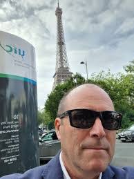 Javier Beas's Instagram, Twitter & Facebook