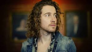 Un an après la tempête Alex, Julien Doré appelle l'État à «tenir ses  promesses» envers les sinistrés