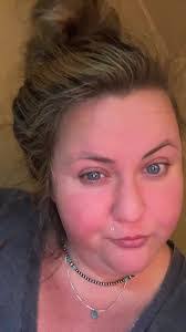 Laura Senft's Instagram, Twitter & Facebook