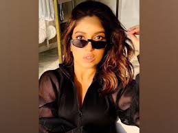Latest and breaking news on badhaai ho. Bhumi Pednekar Channels Weekend Mood In All Black Ensemble Entertainment