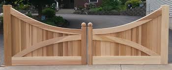 Custom Driveway Gates Made Out Of Western Red Cedar Wood Gates Driveway Wooden Gates Driveway Entrance Gates Design