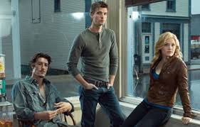 This Supernatural Drama Is Loosely Based On Stephen King S Novel The Colorado Kid The Series Revolves Around An In 2020 Audrey Parker Stephen King Novels Photo Cast