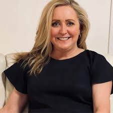 Justine Fish's Instagram, Twitter & Facebook