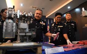 Pinang rampas dadah bernilai rm25.87 juta. Pengedar Pakar Ditahan Bersama Dadah Bernilai Lebih Rm1 Juta Utusan Borneo Online