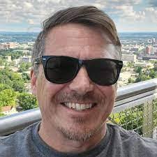 Stephen Hakes's Instagram, Twitter & Facebook