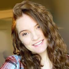 Amy Daum's Instagram, Twitter & Facebook