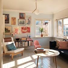 Parede De Quadros Com Estante In 2020 House Interior Living Room Decor Interior