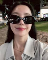 240207 Kwon Eunbi Instagram Update with Kim Minju : r/iZone