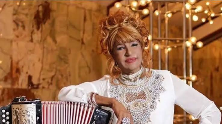 Fefita la Grande celebra su cumpleaños 81 compartiendo una foto de cuando tenía 20