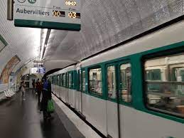 At which time starts french. Reveillon De Noel A Paris Les Horaires Du Metro Dans La Nuit Du 24 Au 25 Decembre Actu Paris