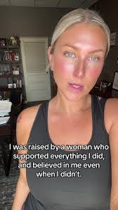 Kerri Bartley's Instagram, Twitter & Facebook