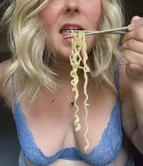 🖤Are we back NoodlePorn??🖤 : rNoodlePorn