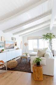 A Tech Expert S Breezy Beach House Is Decorated With Wellness In Mind Beach House Decor Living Room Minimalist Home Beach House Interior