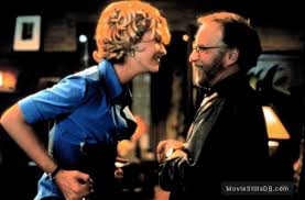 Richard dreyfuss, jenna elfman, natasha lyonne, gregory smith, carl michael lindner language : Krippendorf S Tribe Publicity Still Of Jenna Elfman Richard D Reyfuss