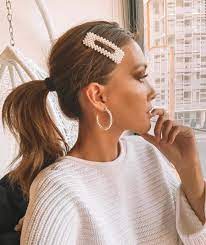 Tousled Ponytail With Pearl Hair Clip Hairgoals Inspiration Hairclip Hairaccessories Brownhair Pearlearr Clip Hairstyles Cool Hairstyles Pearl Hair Clip