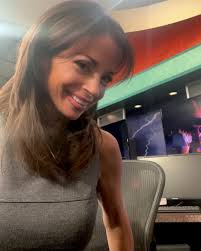 All those Friday feels! TGIF to you! 🥳 #tgif #friday