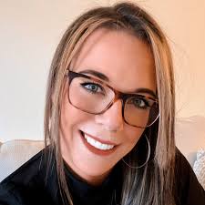 Lauren Brunner's Instagram, Twitter & Facebook