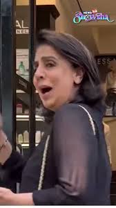 Sassy Neetu Kapoor Jokingly Tells Paps "Baal Toh Banwane Do Yaar"