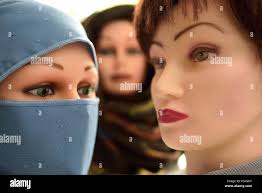 Niqab mannequin hi-res stock photography and images