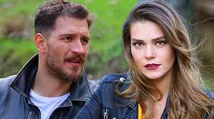 Oyunculuk kariyeri ve kısaca hayatı. Uraz Kaygilaroglu Dan Sevgilisi Berrak Tuzunatac A Dijital Ilan I Ask Surpriz Aski Etiketle Duyurdu Takvim