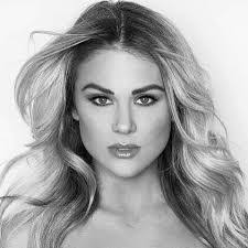 Julie Freeman's Instagram, Twitter & Facebook