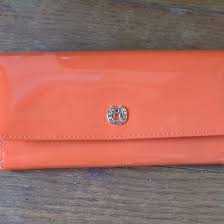 財布 エナメル 風水