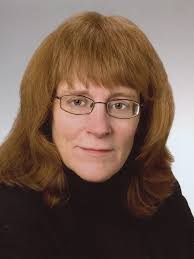 Annie Lang's Instagram, Twitter & Facebook