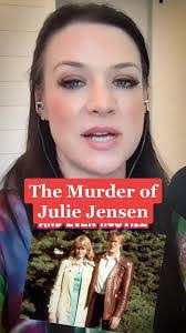 Julie Bohn's Instagram, Twitter & Facebook