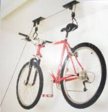 Fahrradlift Deckelift Fahrrad Halterung Deckenhalter Fahrradstander Amazon De Sport Freizeit Fahrradkeller Fahrradabstellraum Fahrrad Aufbewahrung Garage