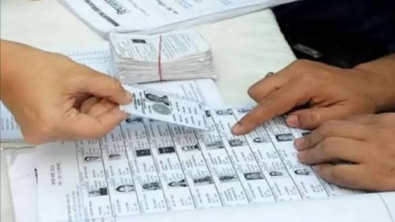 Punjab Final Voter List: पंजाब की फाइनल वोटर लिस्ट जारी, 117 विधानसभा सीटों  पर 2.01 करोड़ मतदाता दर्ज; 13.60 लाख वोटर्स घटे | KhabarFast