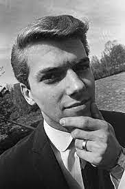 Ronald Tober's Instagram, Twitter & Facebook