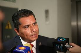 Ante acarreados y políticos, Enrique Juárez rinde su primer informe de  labores legislativas