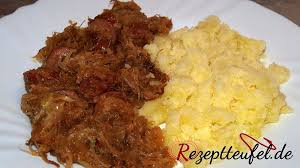 Geschmortes Sauerkraut Mit Mettenden Ein Deftig Herzhaftes Rezept Rezept Rezepte Sauerkraut Sauerkraut Rezepte