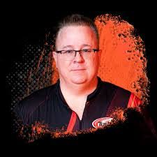 Travis Hewitt's Instagram, Twitter & Facebook