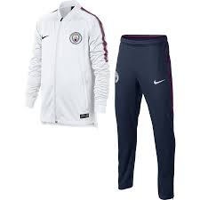 Manchester city trainingsanzug nike manchester city kids revolution woven trainingsanzug no manchester city transfers in this current window putrimerkurius from. Manchester City Trainingsanzug Dry Squad Knit Weiss Navy Kinder Www Unisportstore De