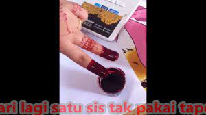 Cara lain membuatkan warna inai lebih pekat adalah dengan mencampurkan sedikit jus asam limau nipis ke dalam pes campurna inai kerana kandungan asidik tersebut akan bantu menghasilkan warna yang lebih terang dan menarik! Tutorial Inai Celup Youtube