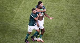 Depois de ontem a imprensa brasileira ter dado conta que o médio brasileiro de 20 anos estaria no radar dos encarnados, o presidente do palmeiras confirmou o interesse das águias. Patrick De Paula Sai Da Taca Das Favelas Para Ser Titular Do Palmeiras Esportes R7 Futebol