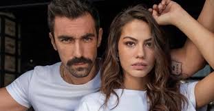 Zeynep is born into a poor family and has few opportunities in life. Dogdugun Ev Kaderindir Konusu Ve Oyunculari Kimler Dogdugun Ev Kaderindir Hikayesi Gercek Mi Sayfa 2 Medya Haberleri