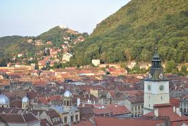 Este un oras cu o bogata istorie, iar indiferent de optiunea ta vei descoperi ca romania este o tara frumoasa, cu numeroase orase care merita vizitate. 3 Orase Medievale Care Trebuie Vizitate Brasov I Proalpin Ro Blog
