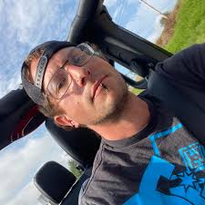 Does anyone have pull out videos to share?