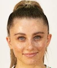 Shauna Reeder's Instagram, Twitter & Facebook