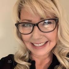 Lynda Purvis's Instagram, Twitter & Facebook