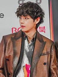 The world might feel bleak right now, but today at least we have a good reason to smile because bts's v is officially bringing his perm back. Pin On Taehyung Bts V