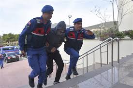 Meğer burcu başoğlu ilk eşini de murat başoğlu ile olan ilişkisi sebebiyle boşamış. Sunucu Murat Basoglu Gozaltina Alindi